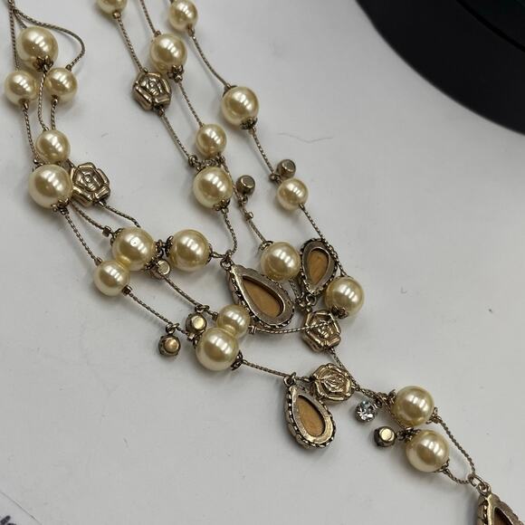 Betsey Johnson Multi Strand
Necklace Faux Pearl Leopard
Rose Statement Goldtone - Picture 7 of 8